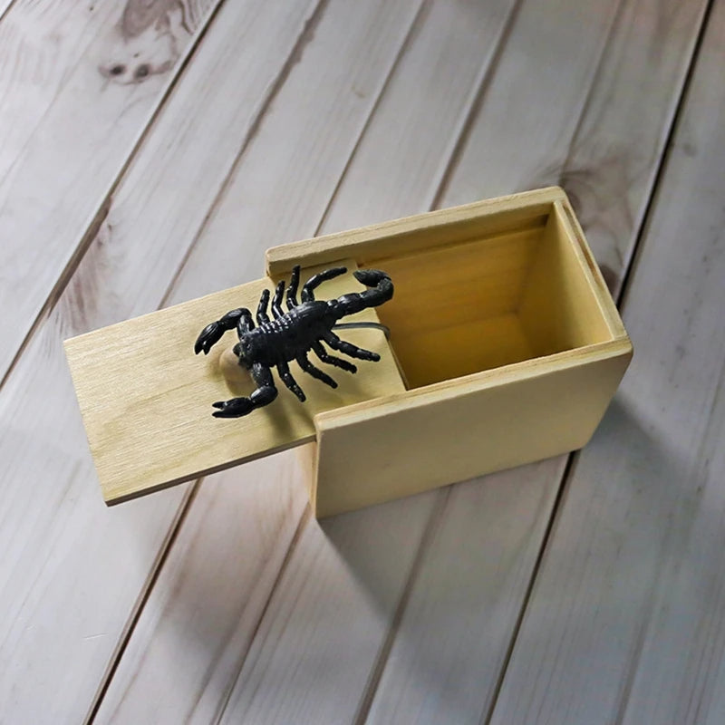 🎁Superlustige, verrückte Scherzgeschenkbox mit Spinnenmotiv